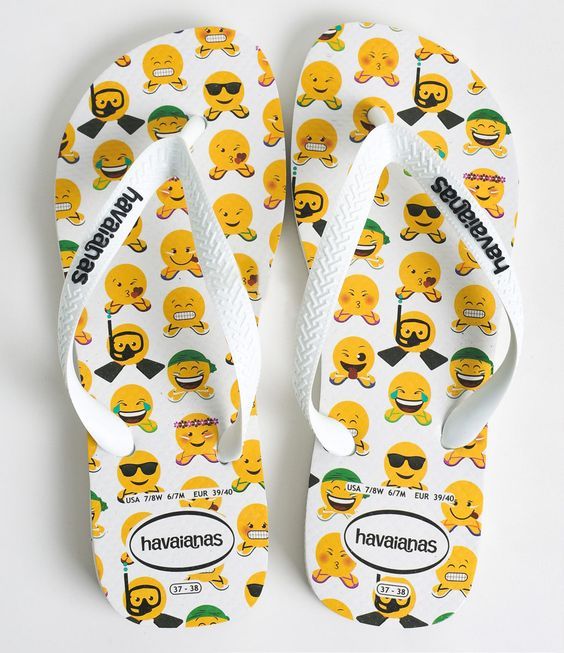 Chinelo personalizado com estampa de emojis